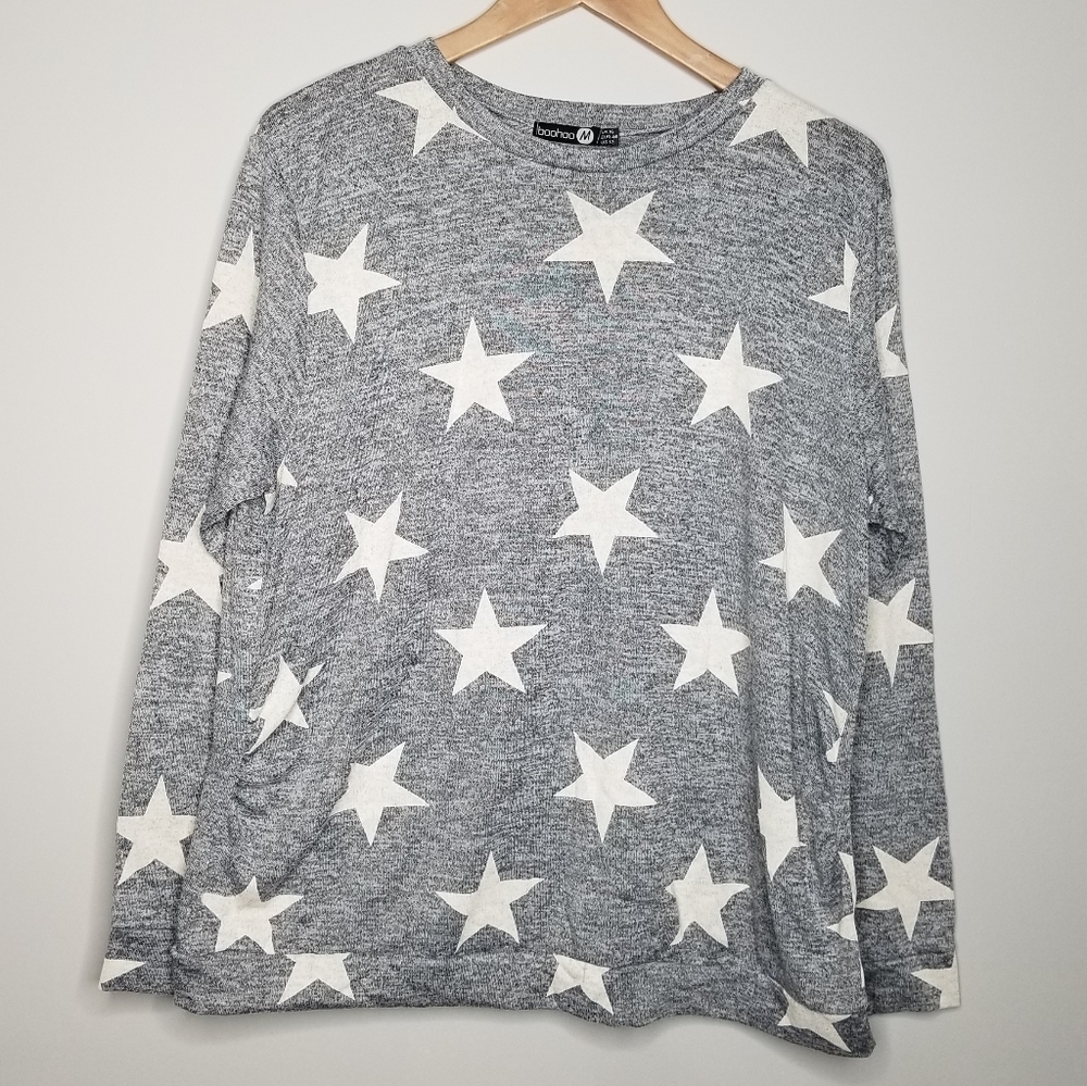 Boohoo Gray Long Sleeve Top with White Stars